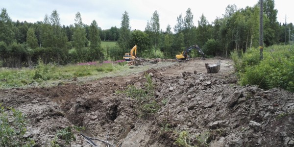 Maalämpö Saarijärvi, Keski-Suomi - Maapiirin kaivuutyöt pellolla käynnissä